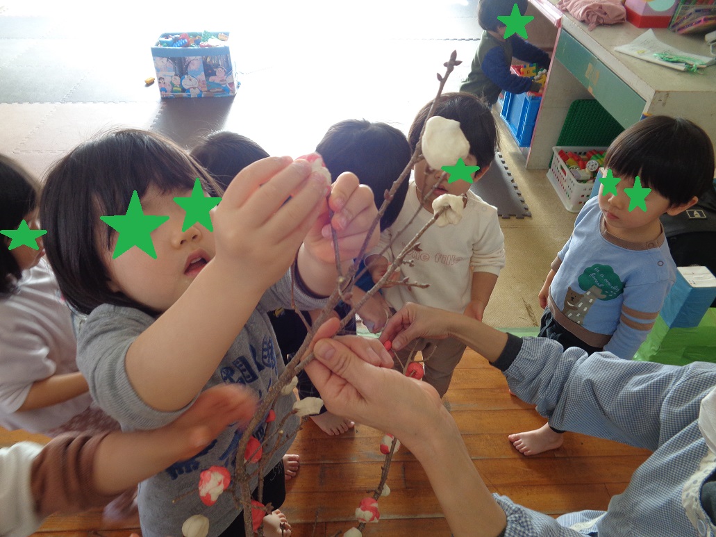 小麦粉粘土を枝にならせてる