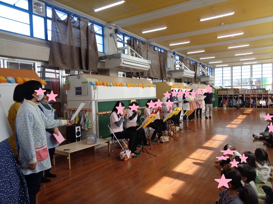 オカリナコンサートで職員も歌を歌いました