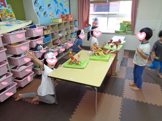 チョコバナナやさんとりんご飴屋さんの様子
