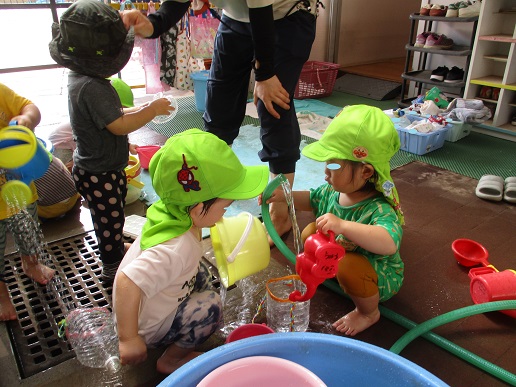 水遊び
