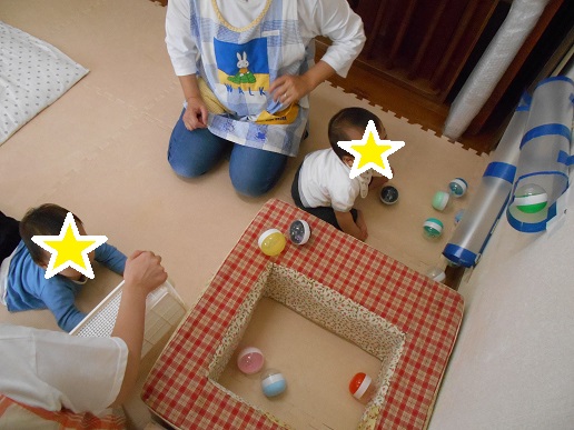赤ちゃんが遊んでいる様子その2