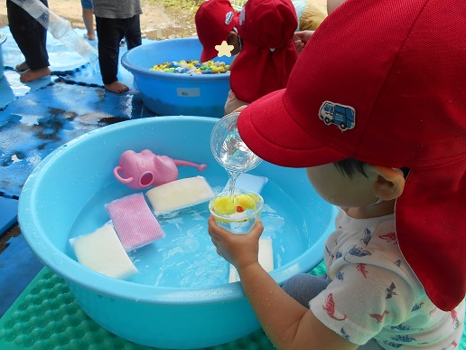 1歳児水遊び