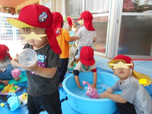 1歳児水遊び