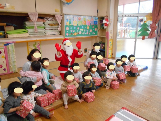 サンタと記念撮影