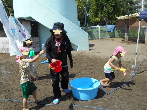 水のかけ合い