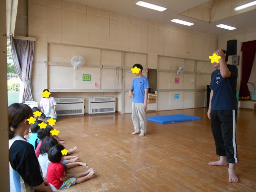 お兄さんと遊ぼう