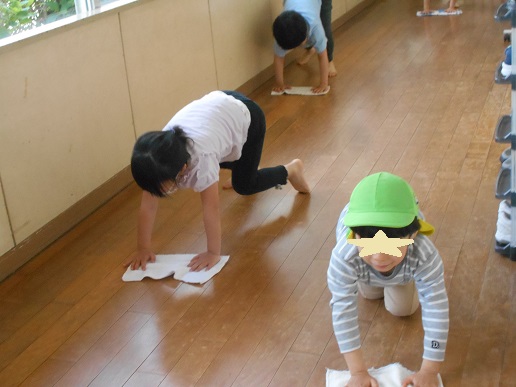 雑巾がけ