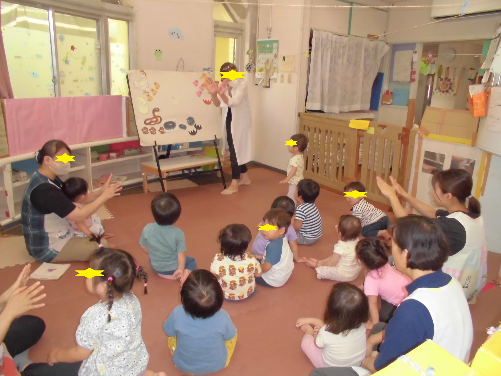 1歳児クラスでのお話会